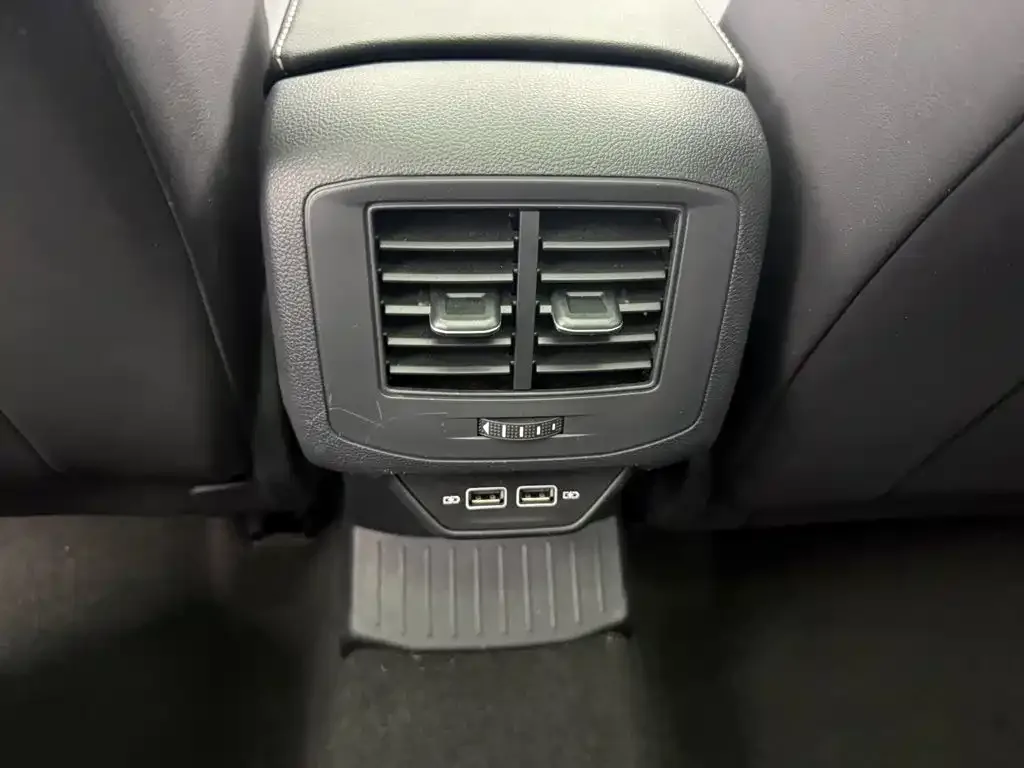 Volkswagen Volkswagen T-ROC 2024 300TSI DSG 2WD Morning Light Edition — Фото автомобиля 8