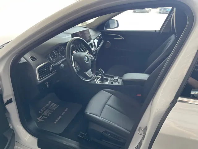 BMW 1 Series — Фото автомобиля 9