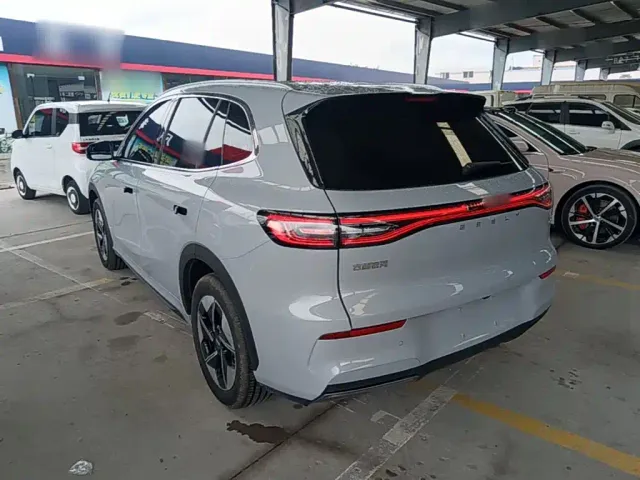 Geely Galaxy E5 — Фото автомобиля 4