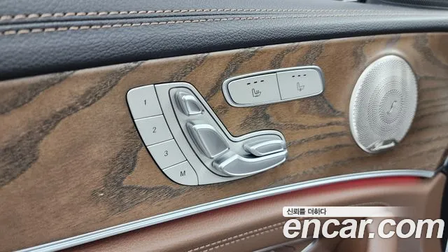 Mercedes-Benz E-Class — Фото автомобиля 28