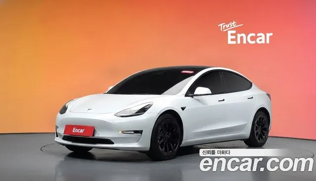 Фотография автомобиля — Tesla Model 3