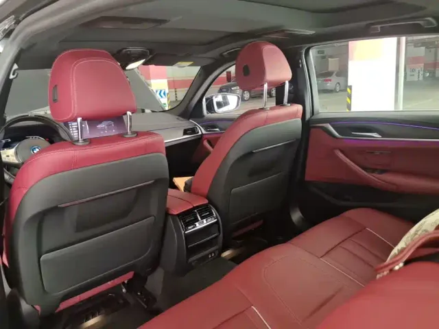 BMW 5 Series — Фото автомобиля 17