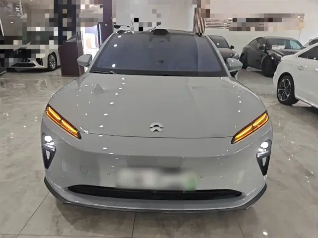 Nio ET5 Touring — Фото автомобиля 2