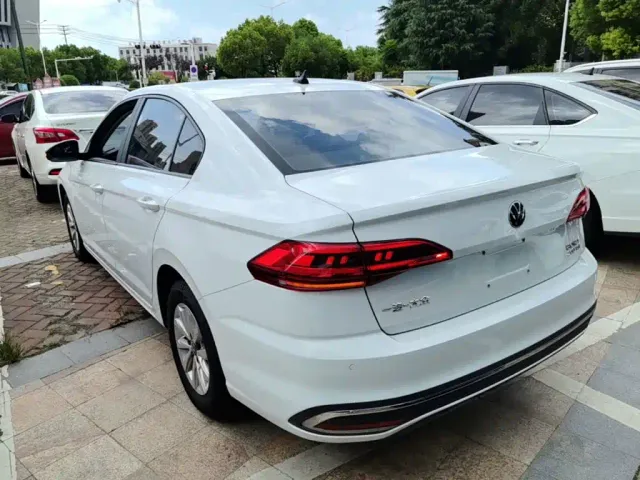 Volkswagen Bora — Фото автомобиля 4