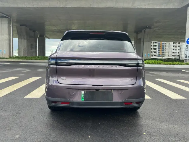 Leapmotor B10 — Фото автомобиля 6
