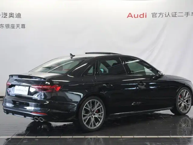 Audi S4 — Фото автомобиля 5