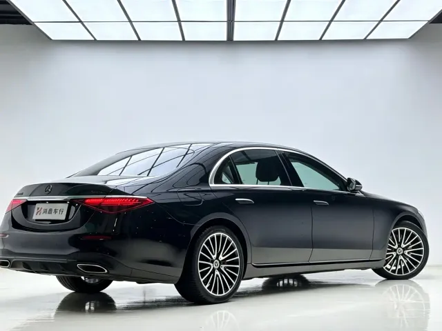 Mercedes-Benz S-Class — Фото автомобиля 3