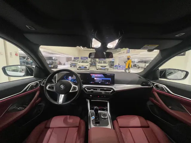 BMW i4 — Фото автомобиля 11