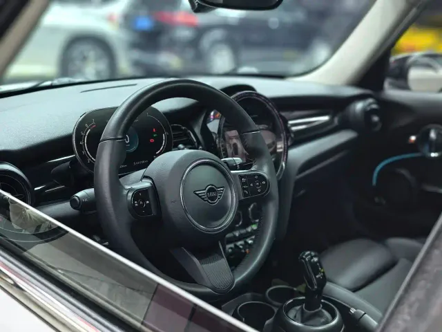 MINI Hatch — Фото автомобиля 14