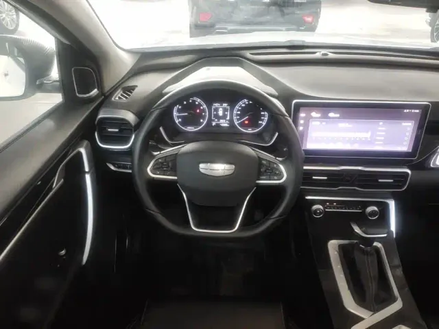 Geely Binyue — Фото автомобиля 10