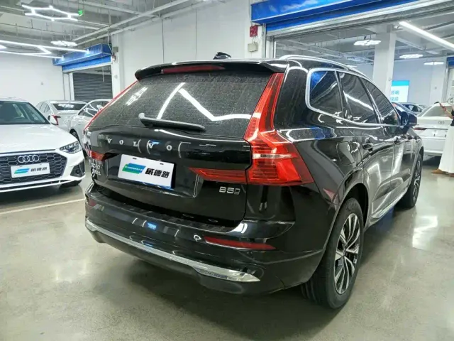 Volvo XC60 — Фото автомобиля 3