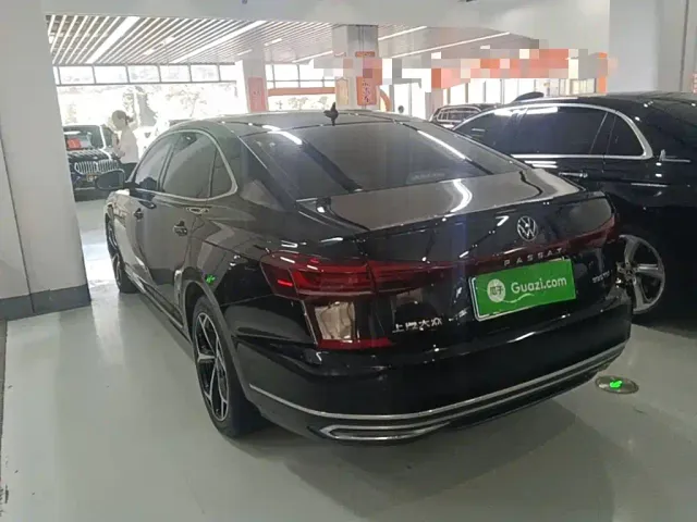 Volkswagen Passat — Фото автомобиля 4