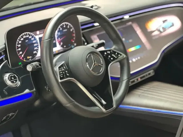 Mercedes-Benz E-Class — Фото автомобиля 7