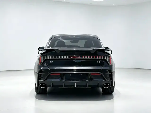 Lynk & Co 03 — Фото автомобиля 8