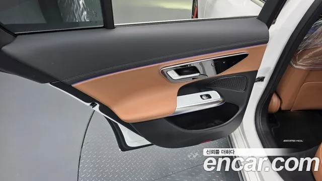 Mercedes-Benz E-Class — Фото автомобиля 20