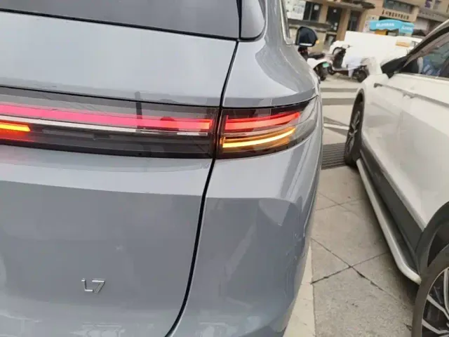 Li Auto L7 — Фото автомобиля 7