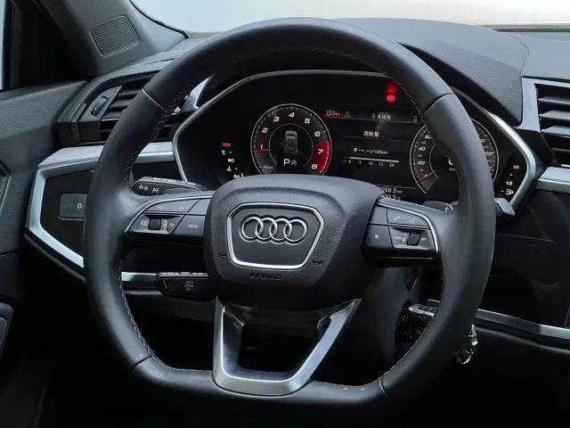 Audi Q3 — Фото автомобиля 9