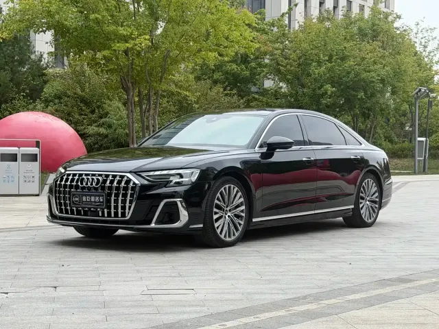 Фотография автомобиля — Audi A8