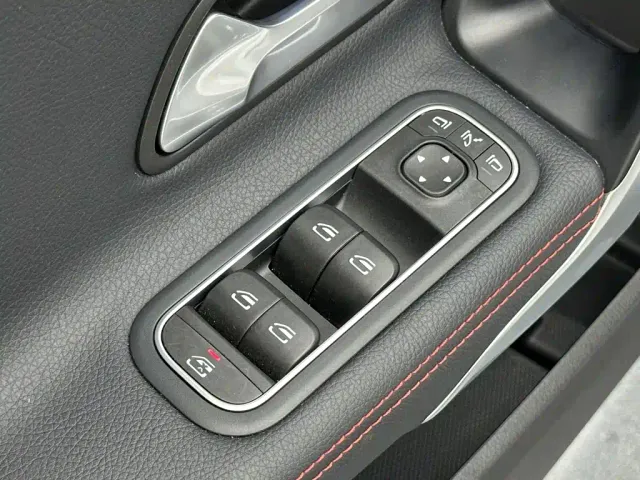 Mercedes-Benz A-Class — Фото автомобиля 12
