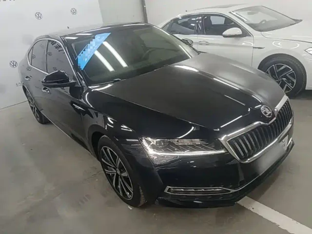 Skoda Superb — Фото автомобиля 3