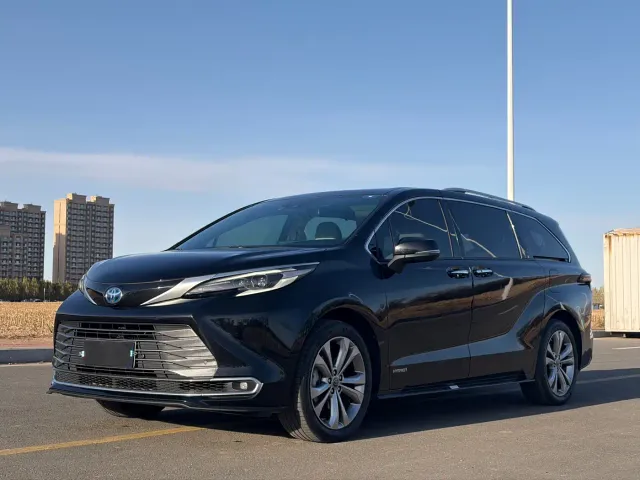 Фотография автомобиля — Toyota Sienna