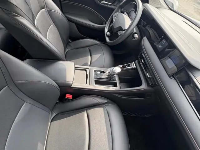 Roewe i5 — Фото автомобиля 6