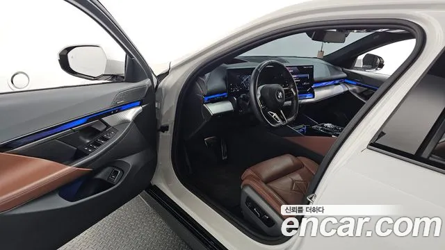 BMW 5-Series 5 серия (G60) 530i xDrive M Sport — Фото автомобиля 10
