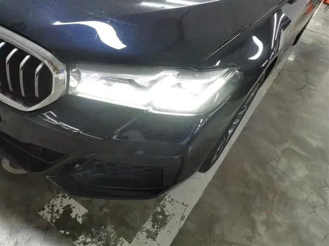 BMW 5 Series — Фото автомобиля 17