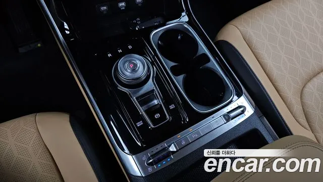 Kia Carnival Generation 4 — Фото автомобиля 12