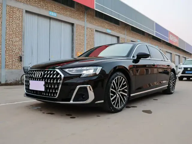Фотография автомобиля — Audi A8