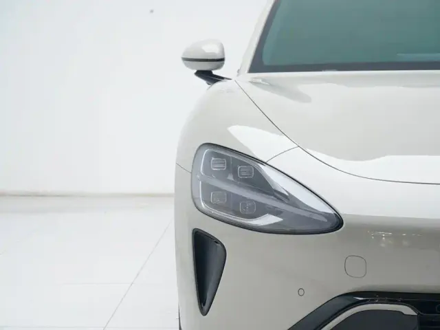 Xiaomi SU7 — Фото автомобиля 12