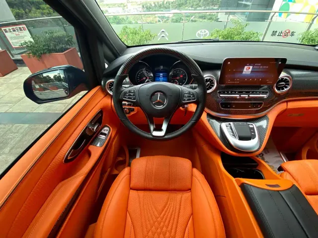 Mercedes-Benz V-Class — Фото автомобиля 11