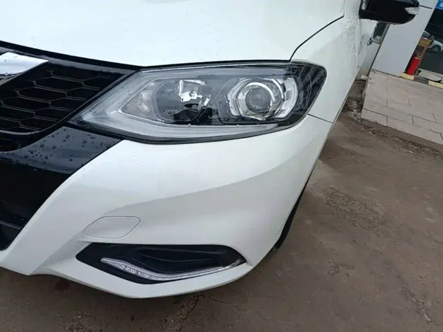 Nissan Tiida — Фото автомобиля 23