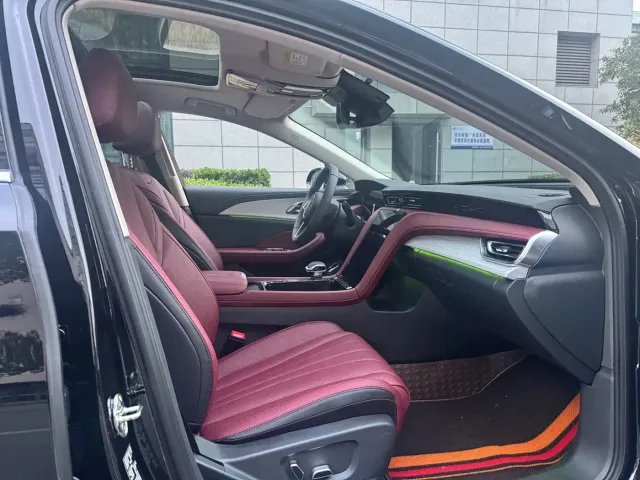 Hongqi H5 — Фото автомобиля 9