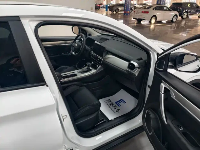 Geely Binyue — Фото автомобиля 17