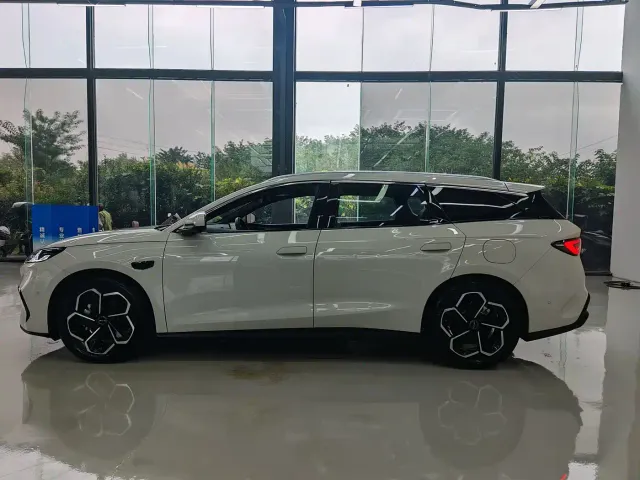 BYD Seal 06 DM-i Touring — Фото автомобиля 4