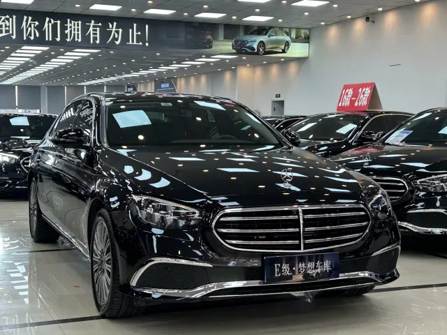 Mercedes-Benz E-Class — Фото автомобиля 2