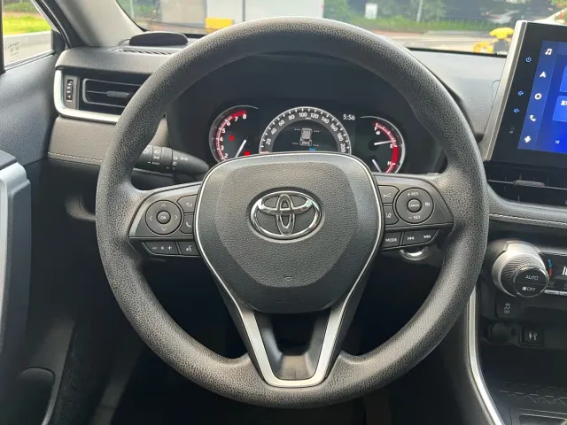 Toyota RAV4 — Фото автомобиля 15