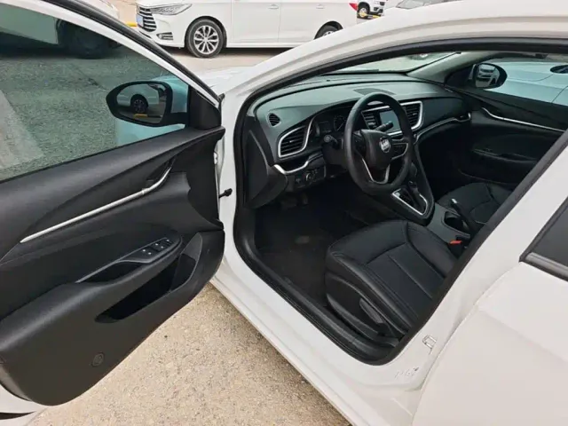 Buick Excelle — Фото автомобиля 15