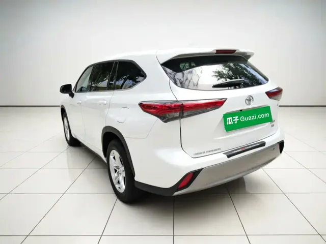 Toyota Highlander — Фото автомобиля 24