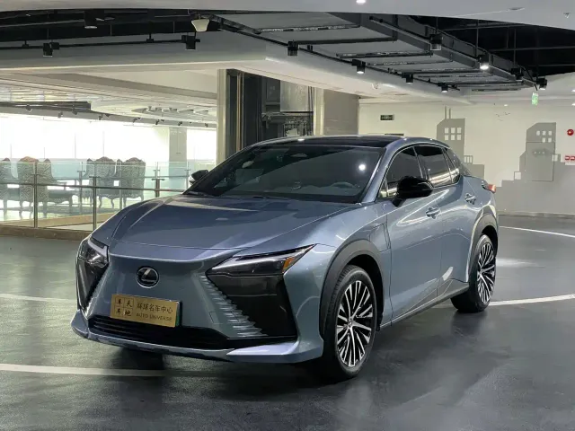 Фотография автомобиля — Lexus RZ