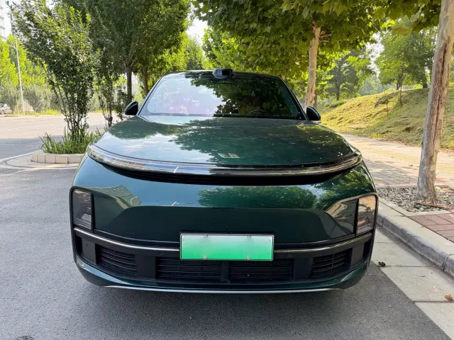 Li Auto L9 — Фото автомобиля 2