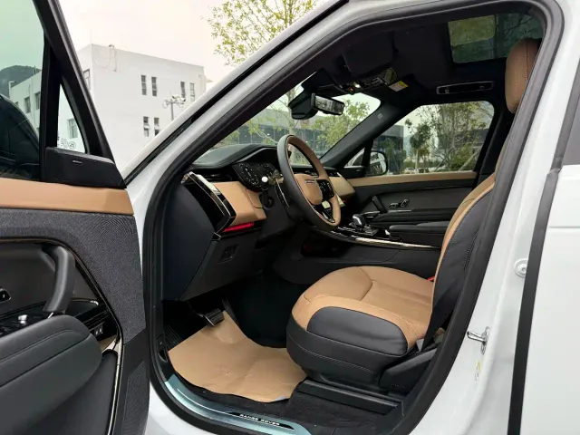 Land Rover Range Rover Sport — Фото автомобиля 4