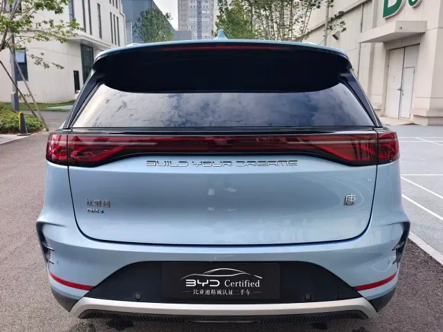 BYD Tang — Фото автомобиля 9