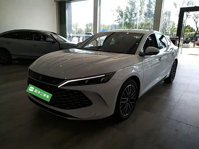 Фотография автомобиля — BYD Qin L