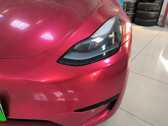 Tesla Model Y — Фото автомобиля 23