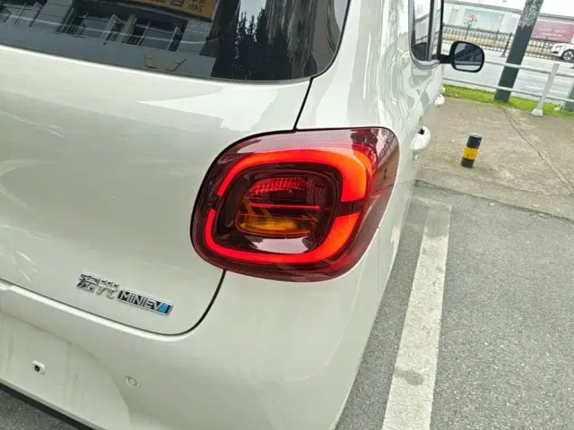 Wuling Hongguang Mini EV — Фото автомобиля 7