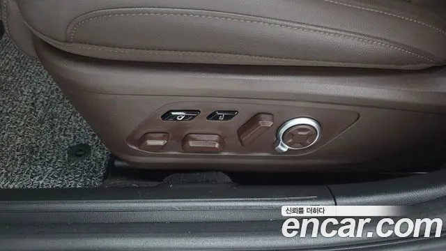 Hyundai Grandeur Grandeur (GN7) 2.5 Бензин 2WD — Фото автомобиля 28