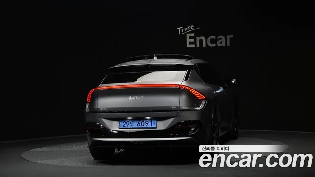 Kia EV6 — Фото автомобиля 3