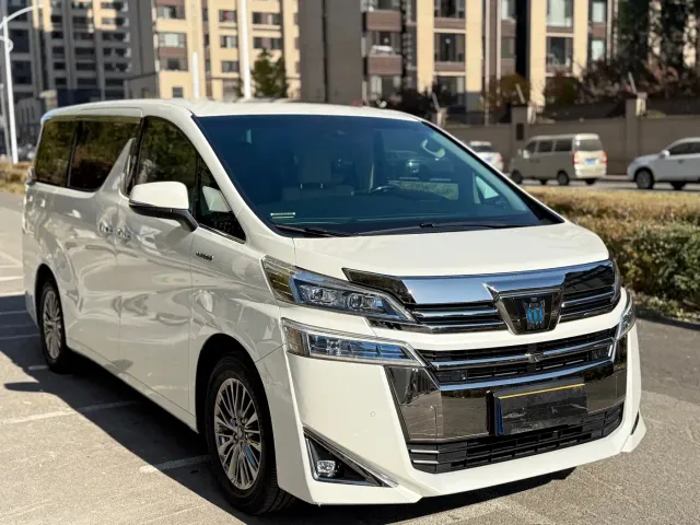 Toyota Vellfire — Фото автомобиля 3